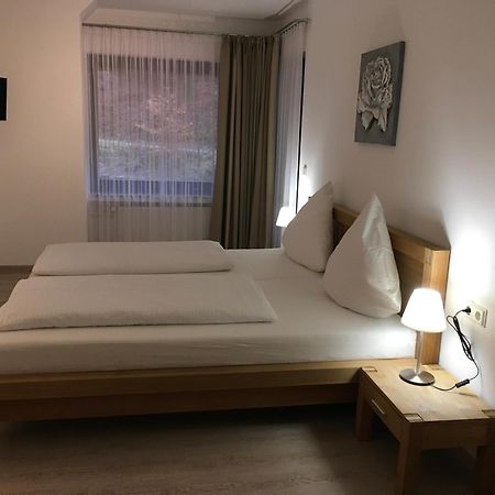 Hotel-Pension Zum Paradies فيلنغن المظهر الخارجي الصورة