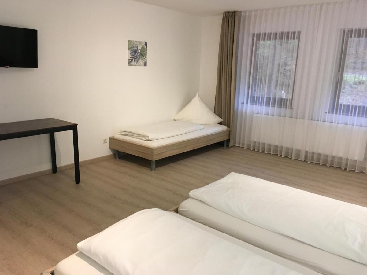 Hotel-Pension Zum Paradies فيلنغن المظهر الخارجي الصورة