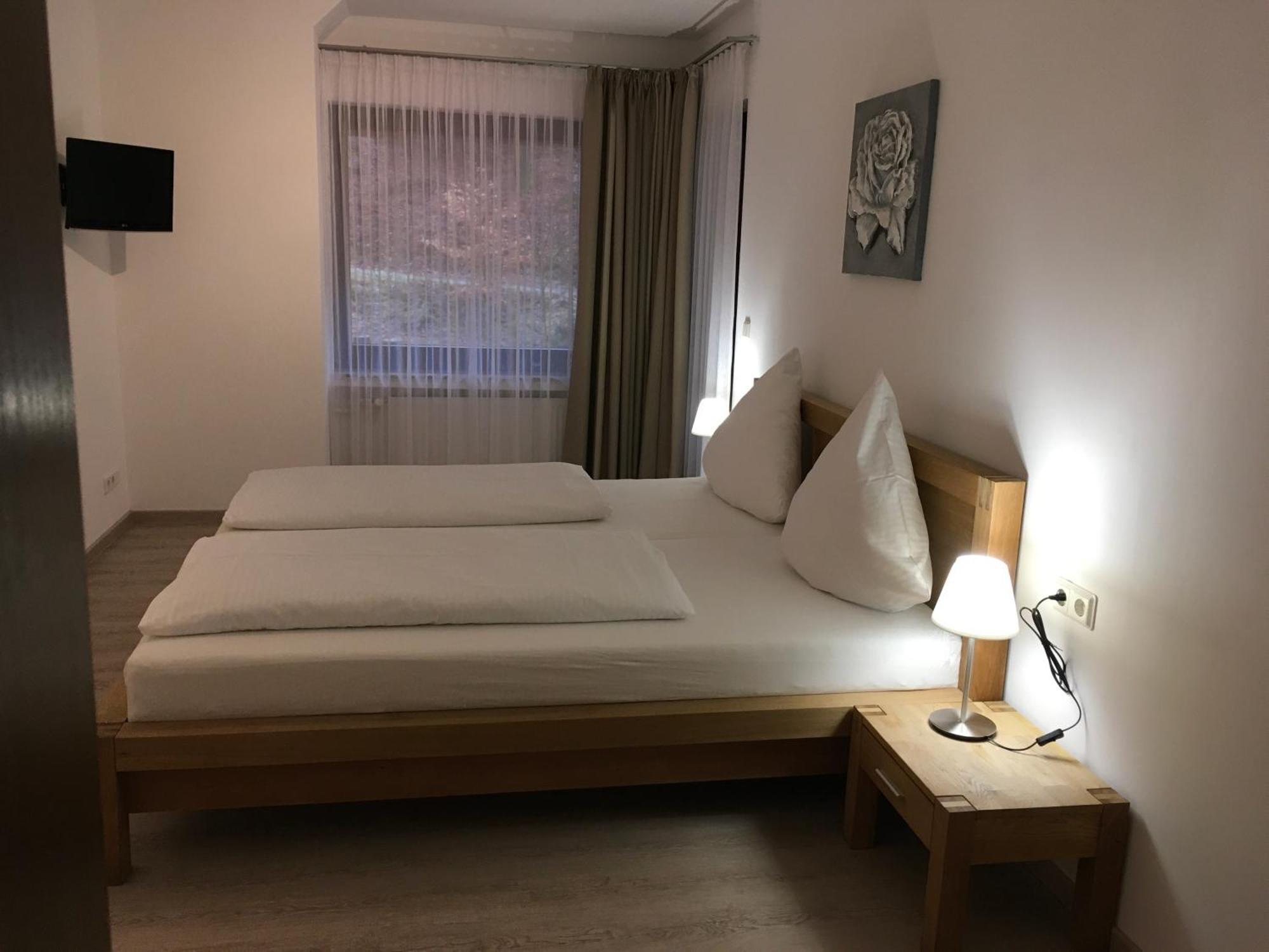 Hotel-Pension Zum Paradies فيلنغن المظهر الخارجي الصورة