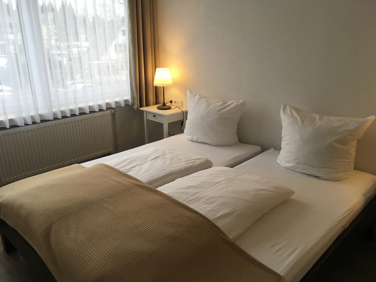 Hotel-Pension Zum Paradies فيلنغن المظهر الخارجي الصورة