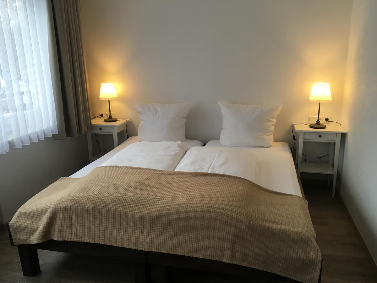 Hotel-Pension Zum Paradies فيلنغن المظهر الخارجي الصورة